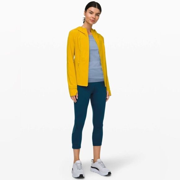Lululemon Pace Rival Crop *22"
Night Diver size 6 (small) $88 msrp - Picture 1 of 8